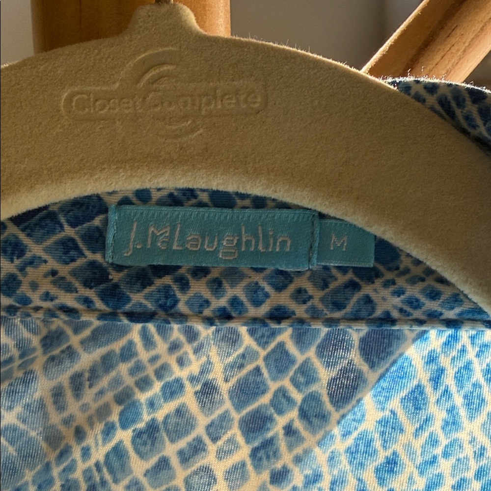 J. McLaughlin Blue and White Printed Shirt with matching pant - Picture 5 of 6